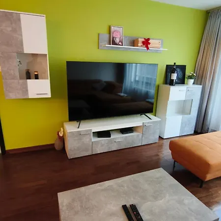 Deluxe Opera 3 Apartment